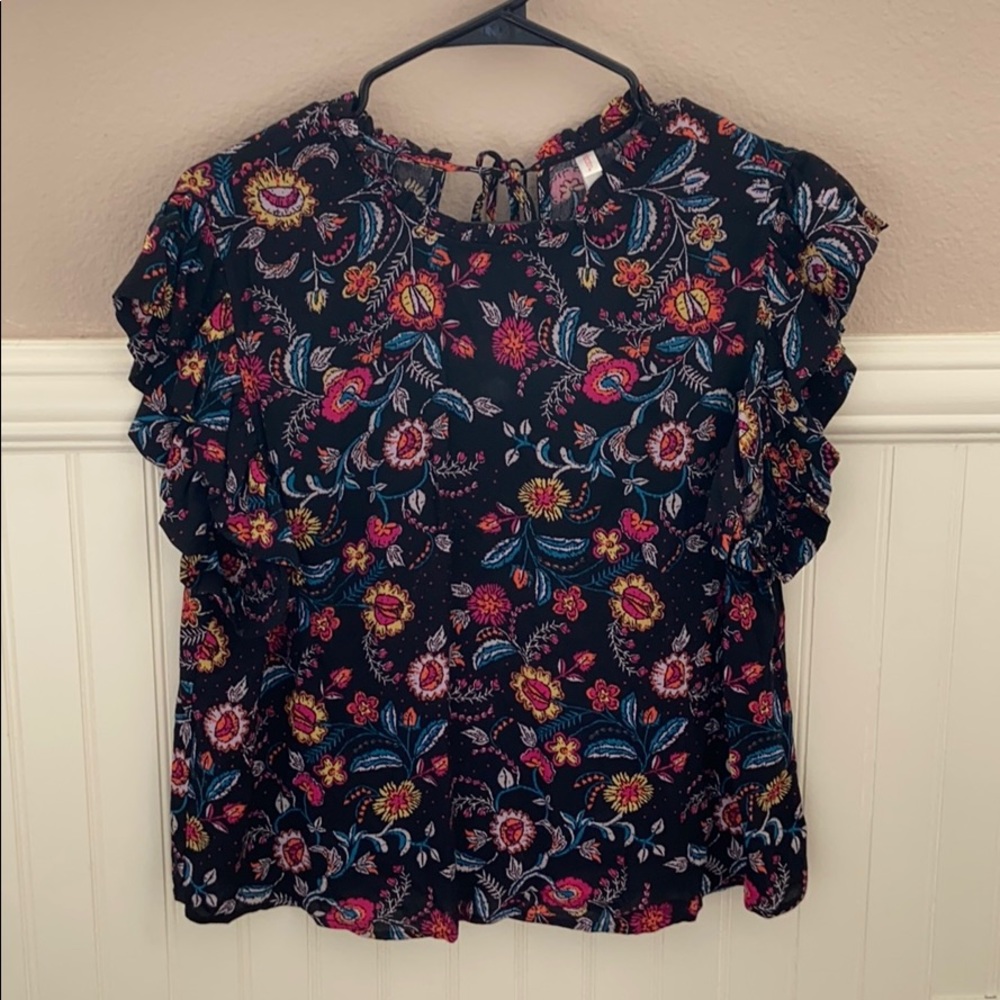 NWT Xhilaration Women’s Floral Shirt